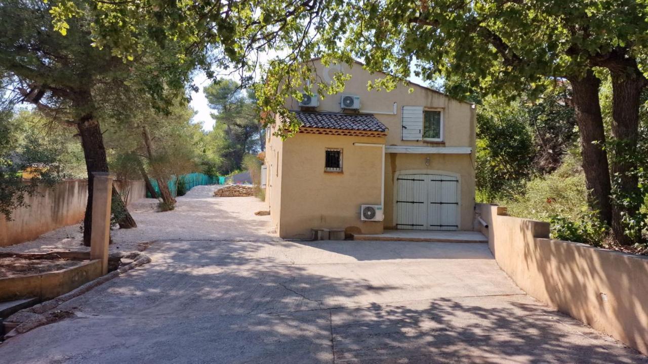 Villa Au Pied De La Sainte Victoire Puyloubier Exterior photo